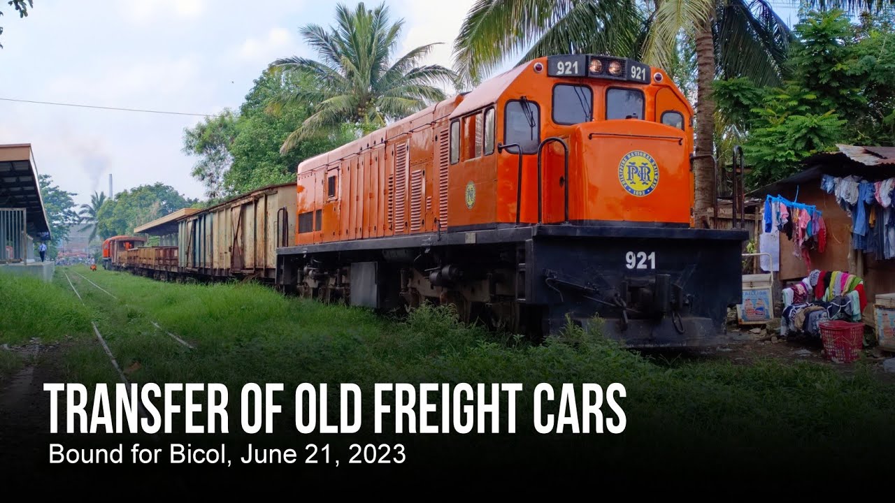 DEL 902 and 921 Hauling Old Freight Cars to Bicol