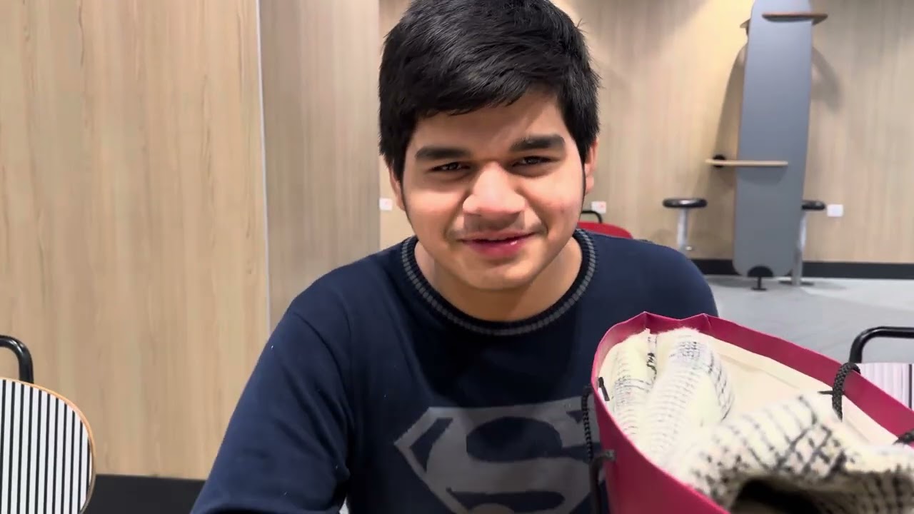 Mummy jari hai Delhi shopping kri✨
