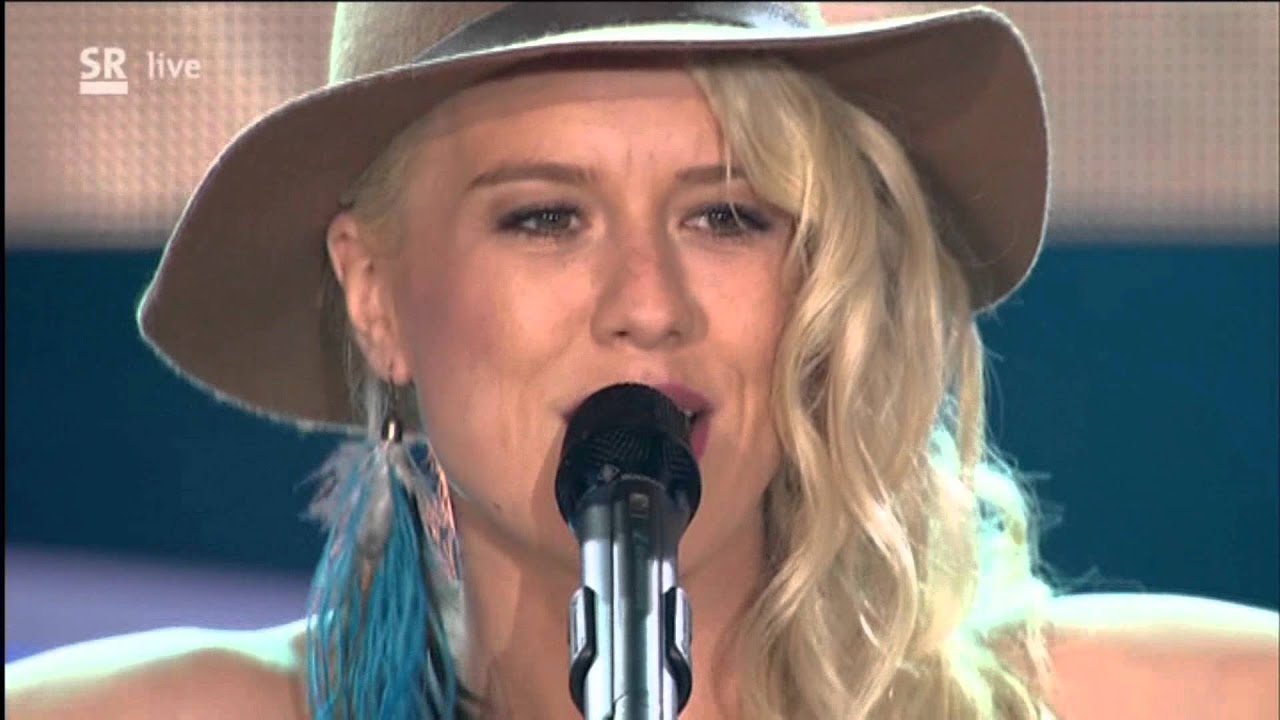 Lisa Bund & Yes We Play!  - Seven nation army live unplugged