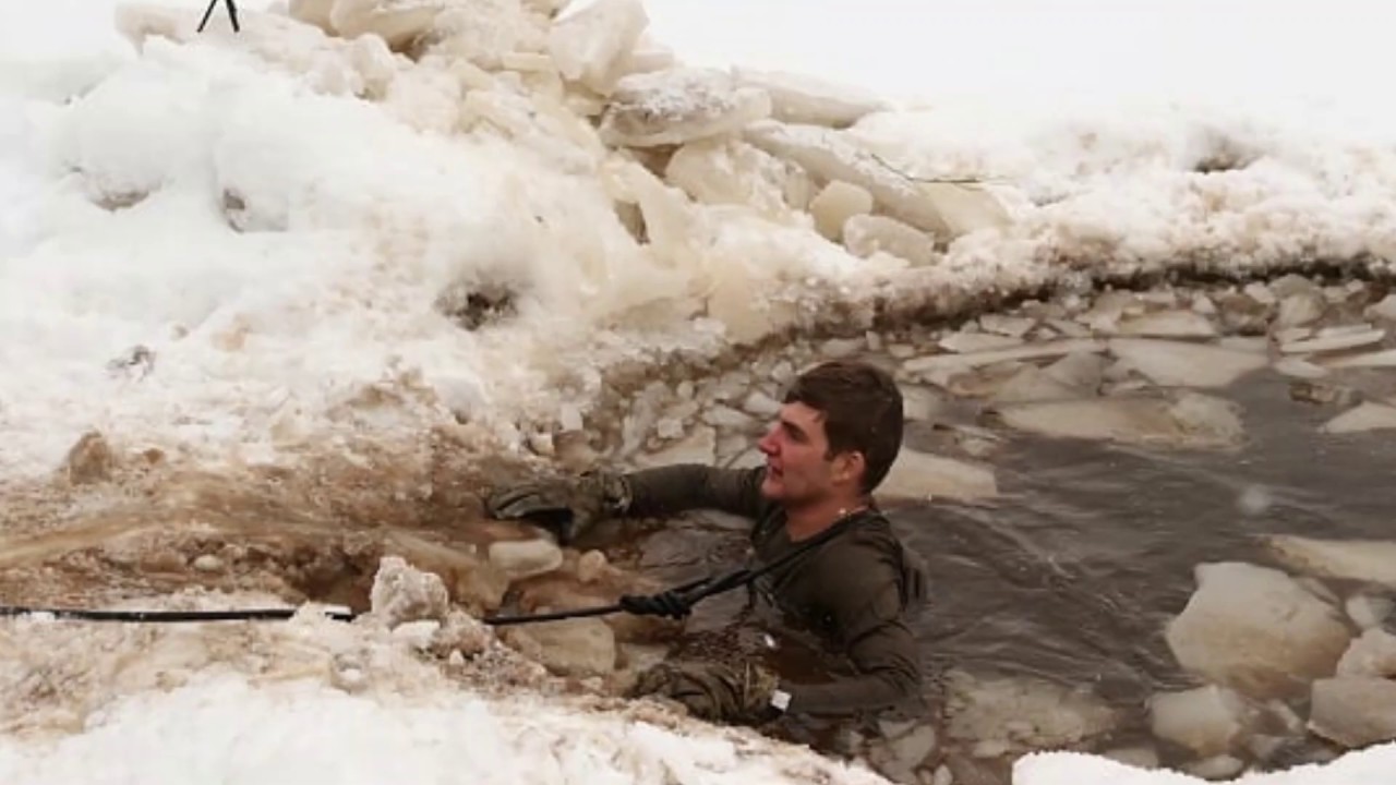 Cold weather survival training 28 BTY,19th Regiment Royal Artillery Op Cabrit (British Army-Estonia)