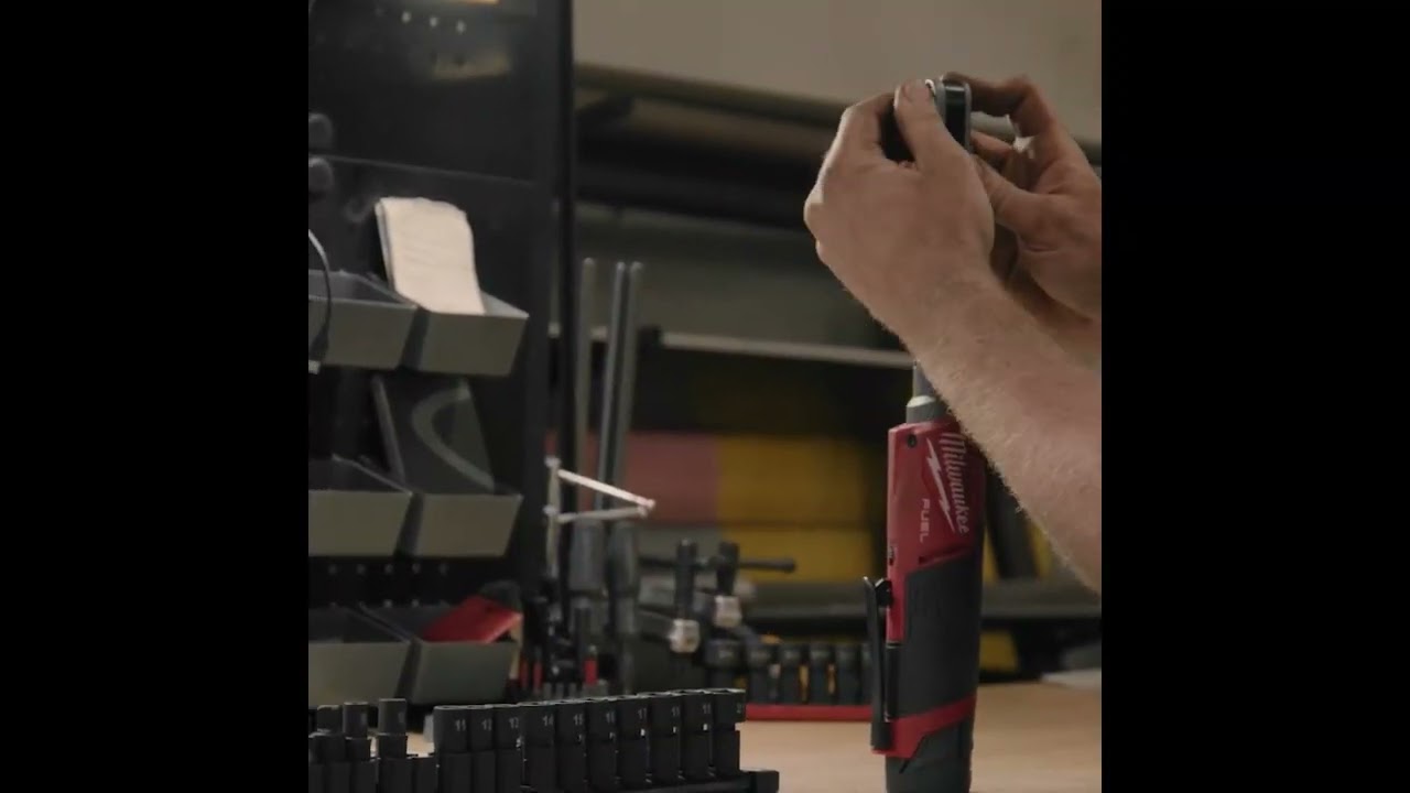 Antrenor cu clichet electric M12 Fuel Insider Pass-Through de la Milwaukee