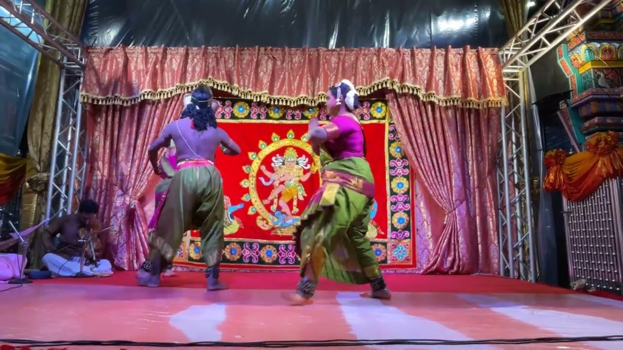 Indian folk dance performance at 'Wat Khaek'  Navratri Festival 2025 September 24th-นวราตรี 2025