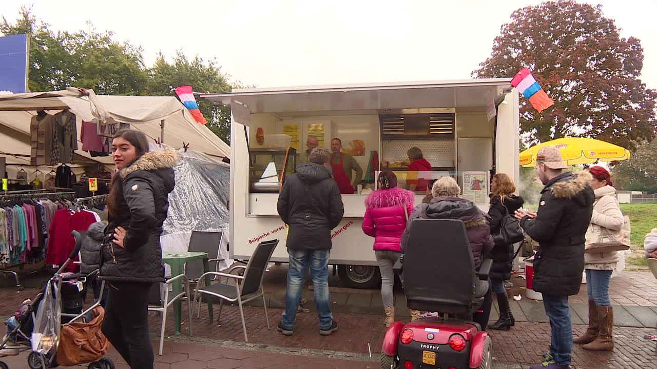 Tilburgse Sandy Mullens: van circusartiest naar frietboer
