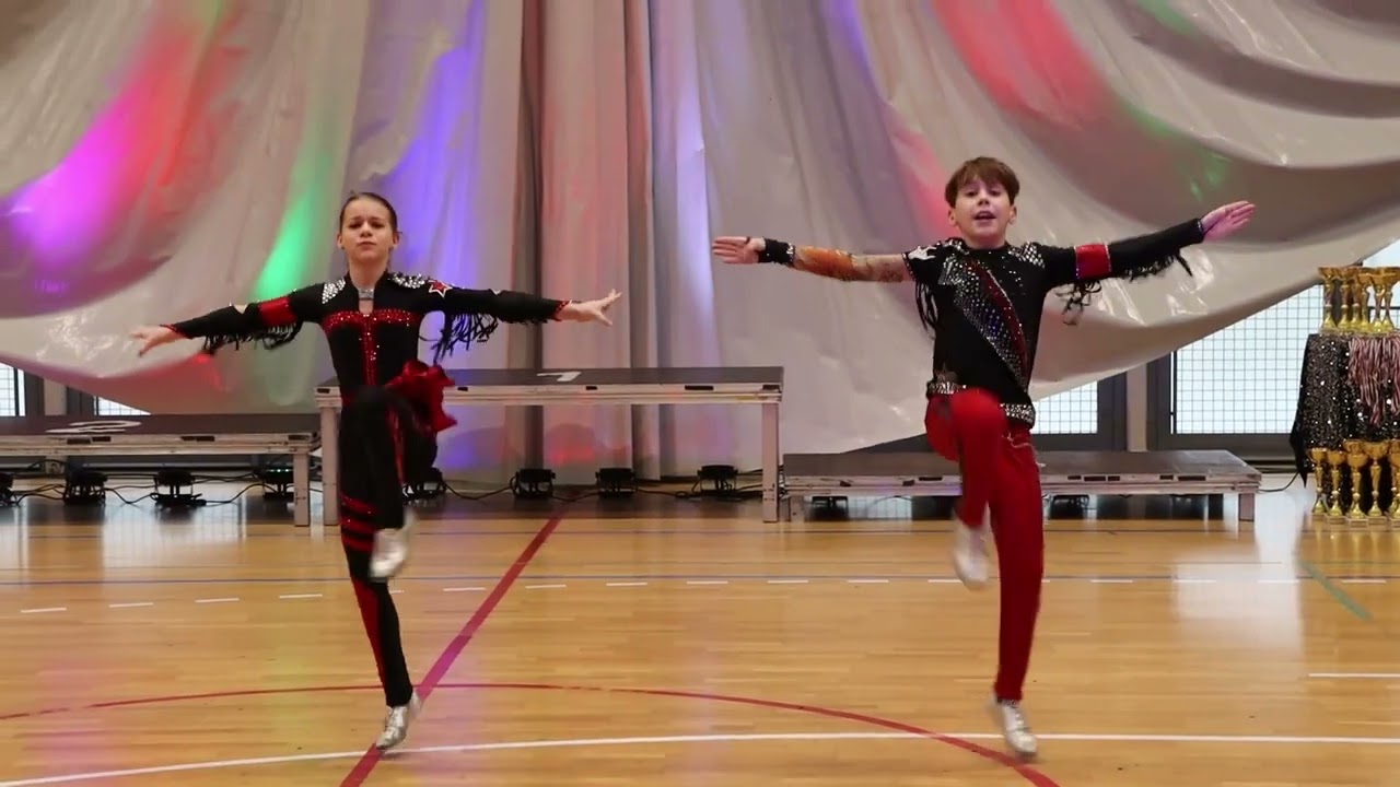 2024.12.08. Karó Bende és Krizsán Anna Kick Dance verseny aranyérmesei