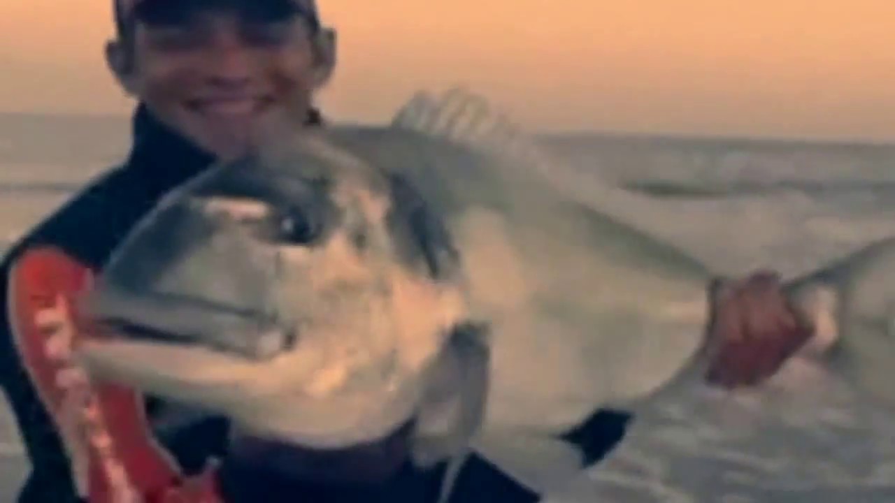 Pesca da Dourada Rebalos na praia Surfcasting_HD.mkv