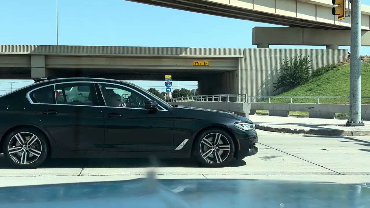 Shut up trashy lady! 