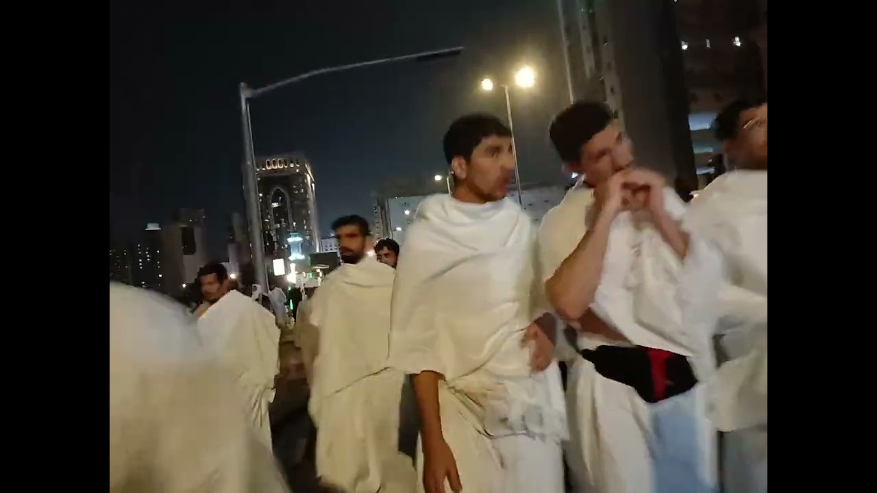 Scene of Taraweeh prayer on the 27th night of Ramadan Sharif in the Holy Haram