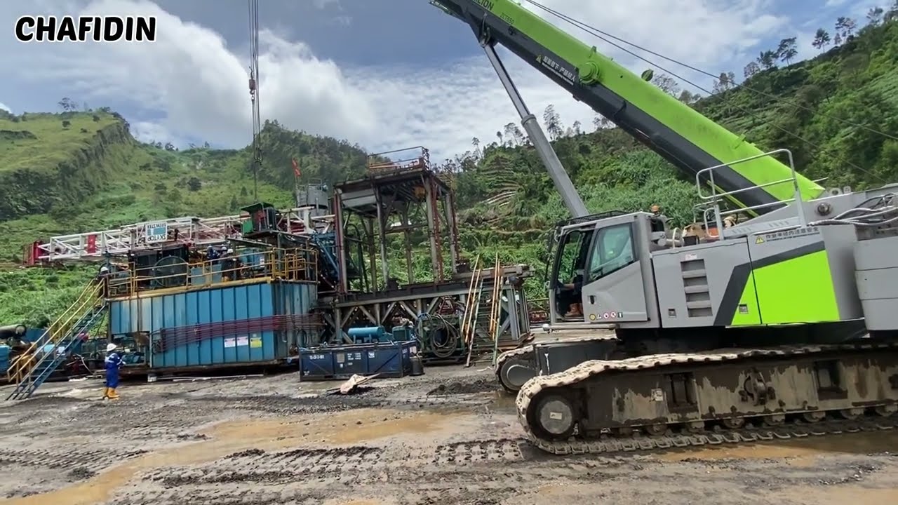 CRAWLER CRANE OPERATOR