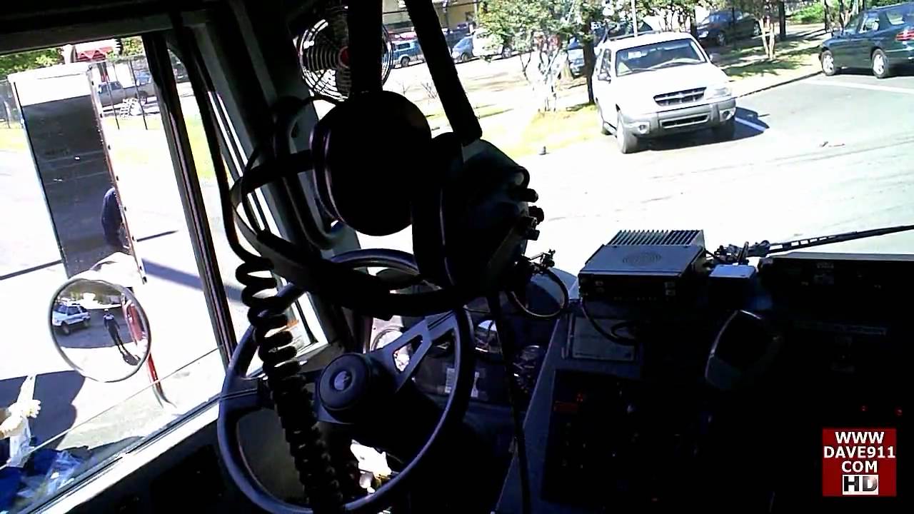 Birmingham Fire & Rescue : MVA With 3 Rescue Units