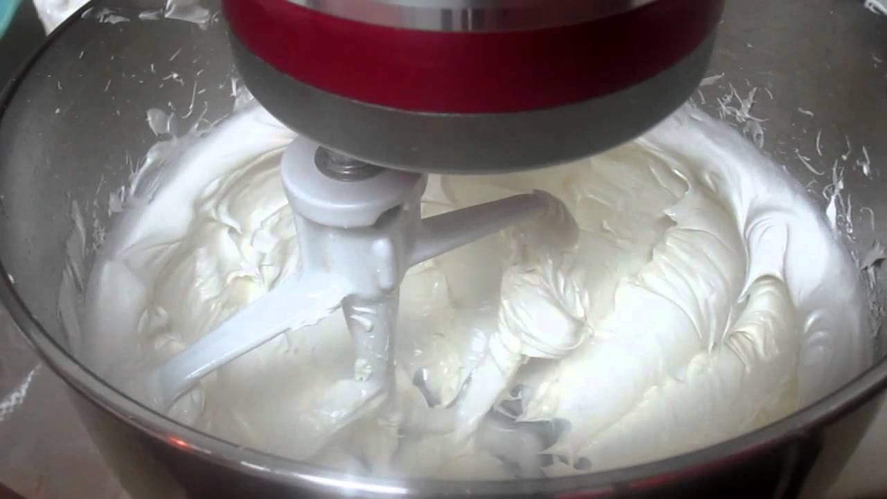 Como hacer Buttercream/Crema de Mantequilla para Cupcakes y Pasteles| El mejor truco para el Betun