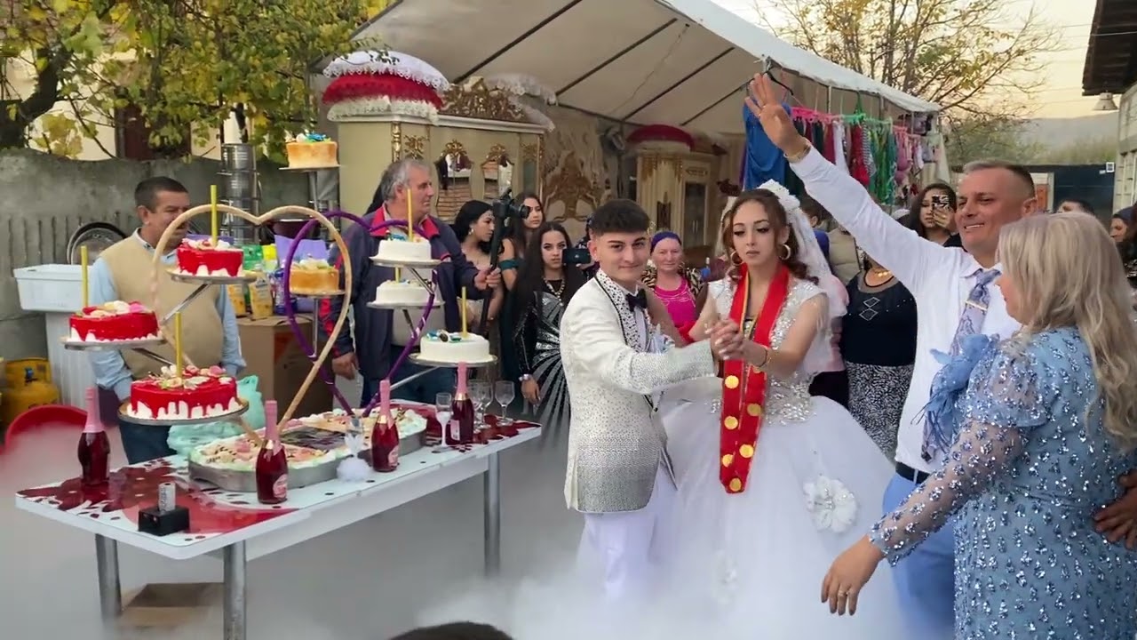Ce Frumoasă pereche din Strehaia Casă de piatră 