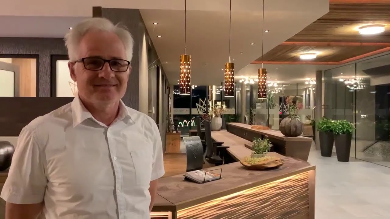 Interview mit dem Hotelier Peter Falkensteiner - Hotel Kronblick in Kiens!