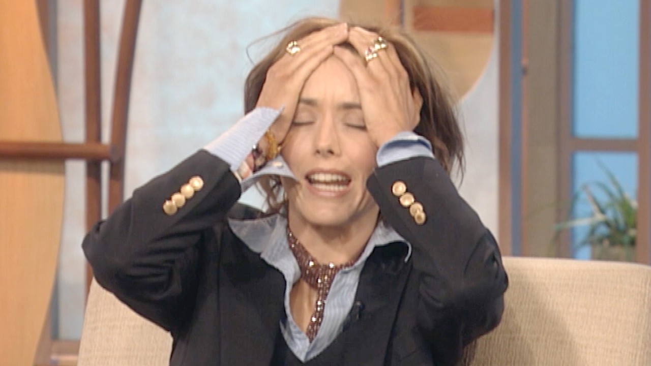 T&eacute;a Leoni Gets Candid About Working with Jim Carrey, Marriage, and Being a Mom