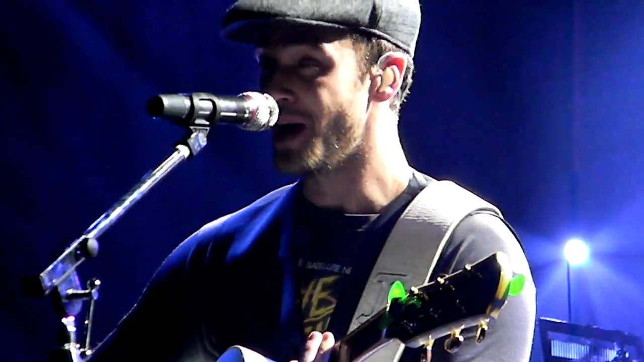 Justin Timberlake singing cry me a river kind of a medley 10/23/10