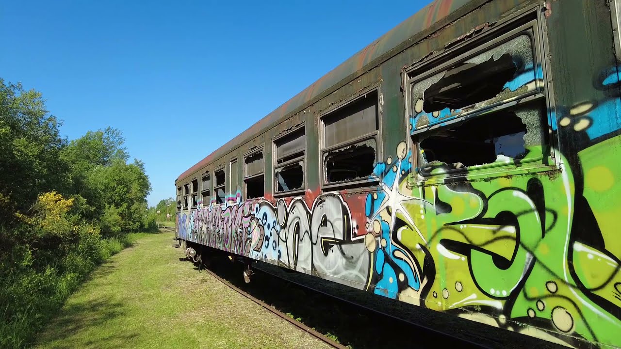 Abandoned  wagons (Old trains R) Belgium June 2021 (urbex lost places trein treinen station)