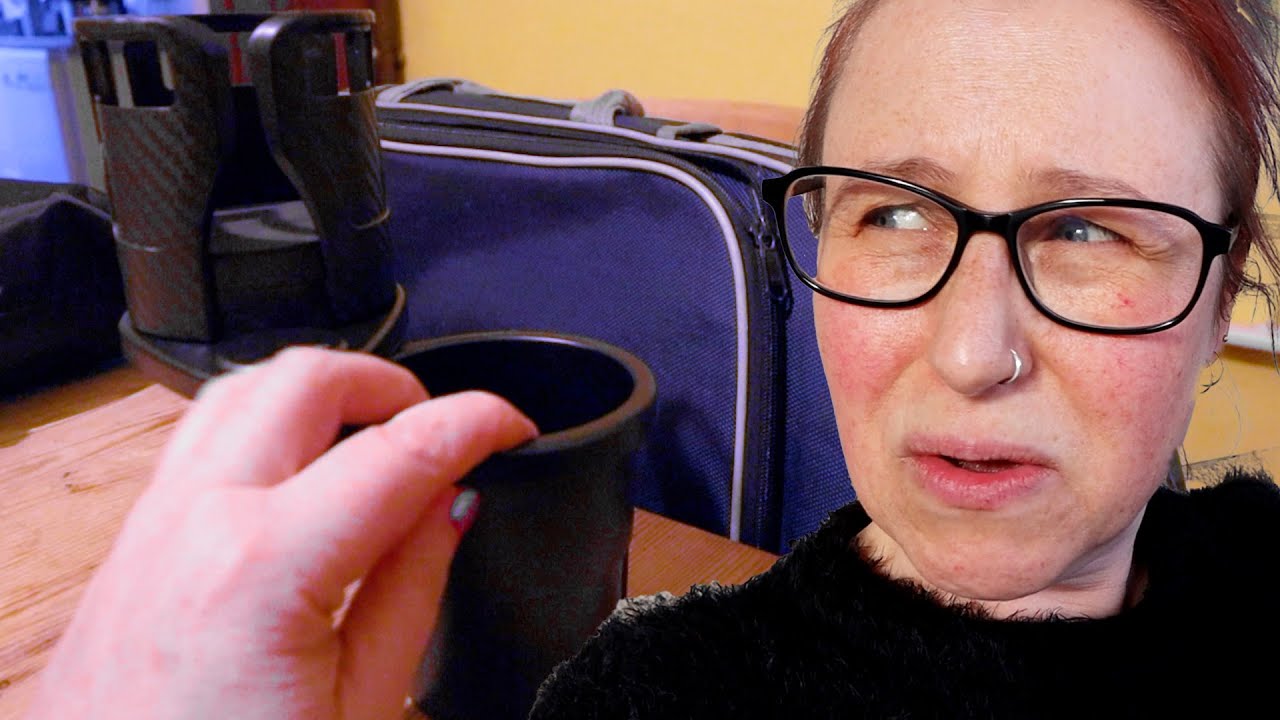 Подставка для напитков вышла из строя...