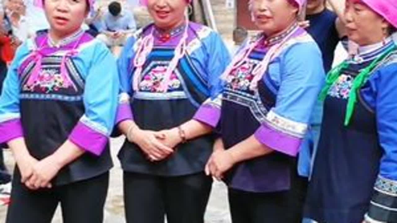 接亲拦门喜歌 2025年国庆节2号在断杉拍摄的拦门喜歌#少数民族婚礼 #非遗文化传承 #很好听的山歌 #创作者扶持计划