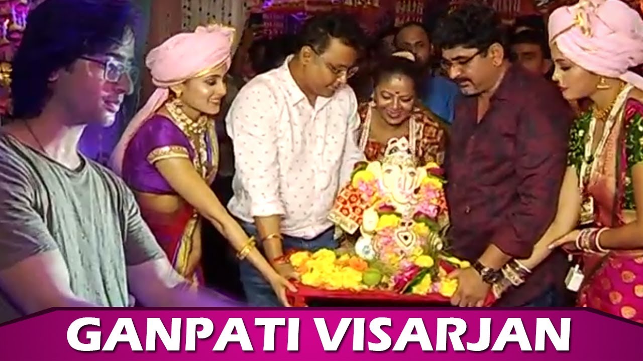 Yeh Rishtey Hain Pyaar Ke On Sets Ganpati Visarjan: Rhea Sharma, Kaveri, Sangeeta, Rupal& Rajan Sahi