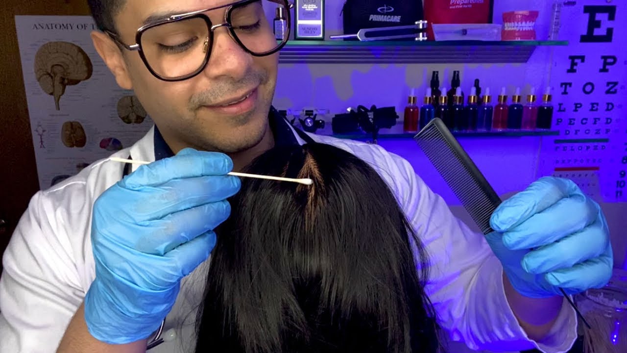 ASMR Español Doctor Examen De El Craneo Para Caspa y Sensibilidad
