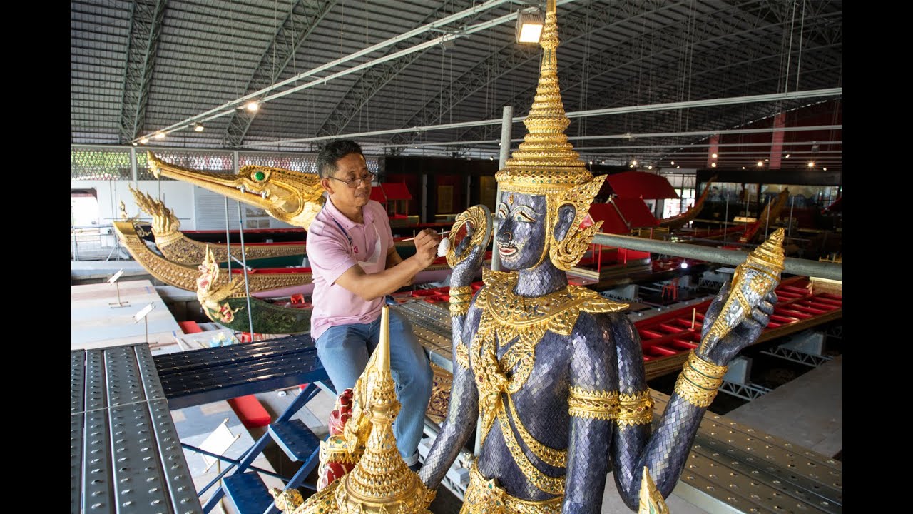 Preparation for royal barge procession