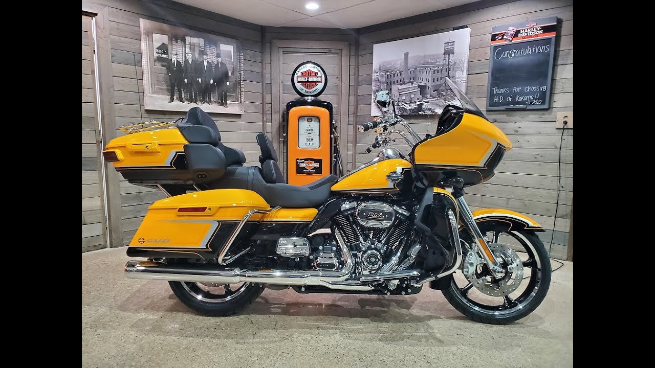 2022 Harley-Davidson CVO Road Glide Limited FLTRKSE-Hightail Yellow Pearl.