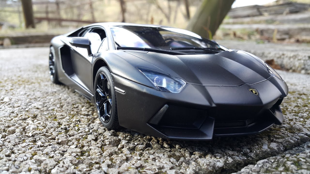 Lamborghini Aventador by Welly NEX 1:18