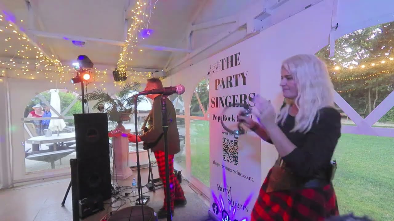 Wedding At Trents Vineyard - The Party Singers, Christchurch Covers Band