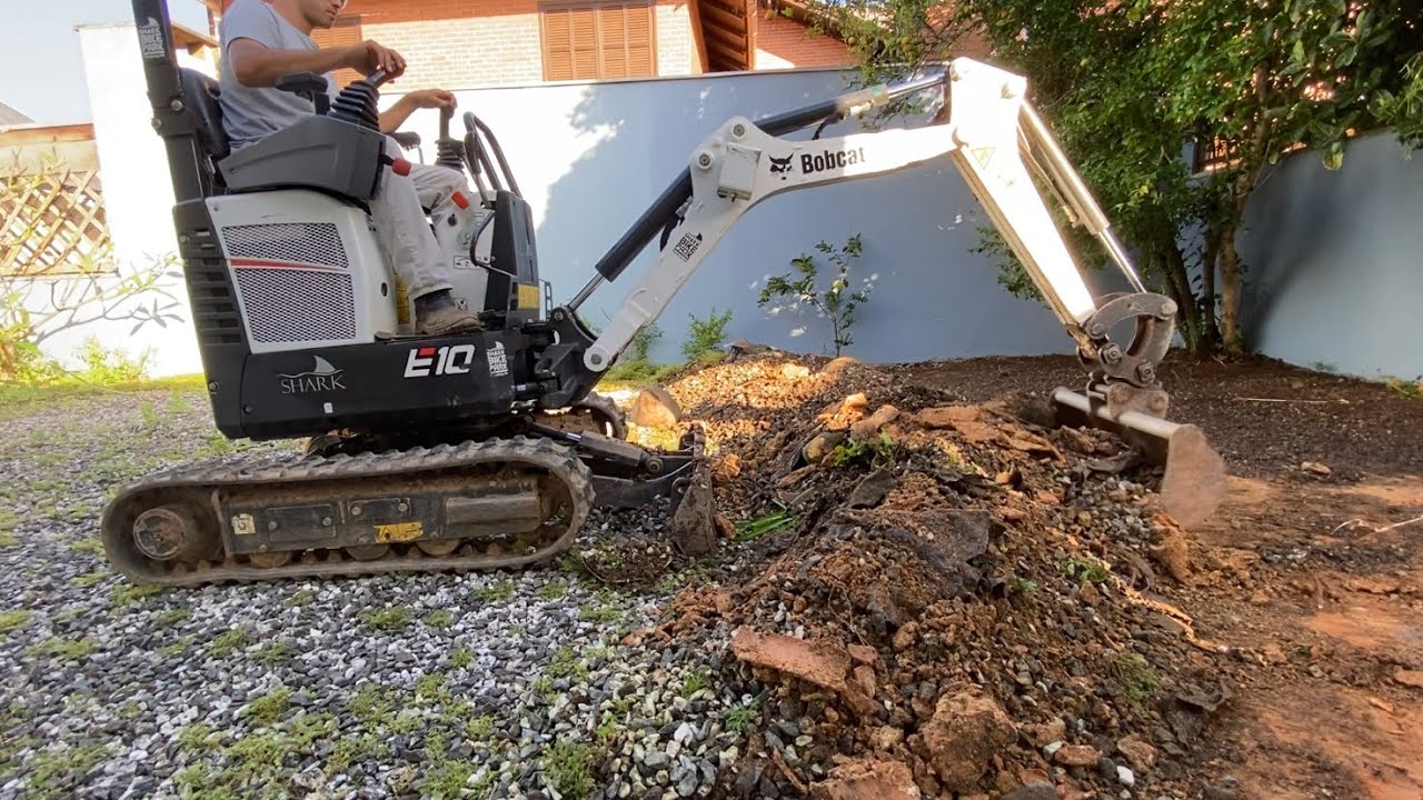 BOBCAT e10 raspando quintal MINI ESCAVADEIRA hidráulica