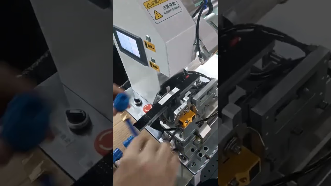 Hose flag labeling machine