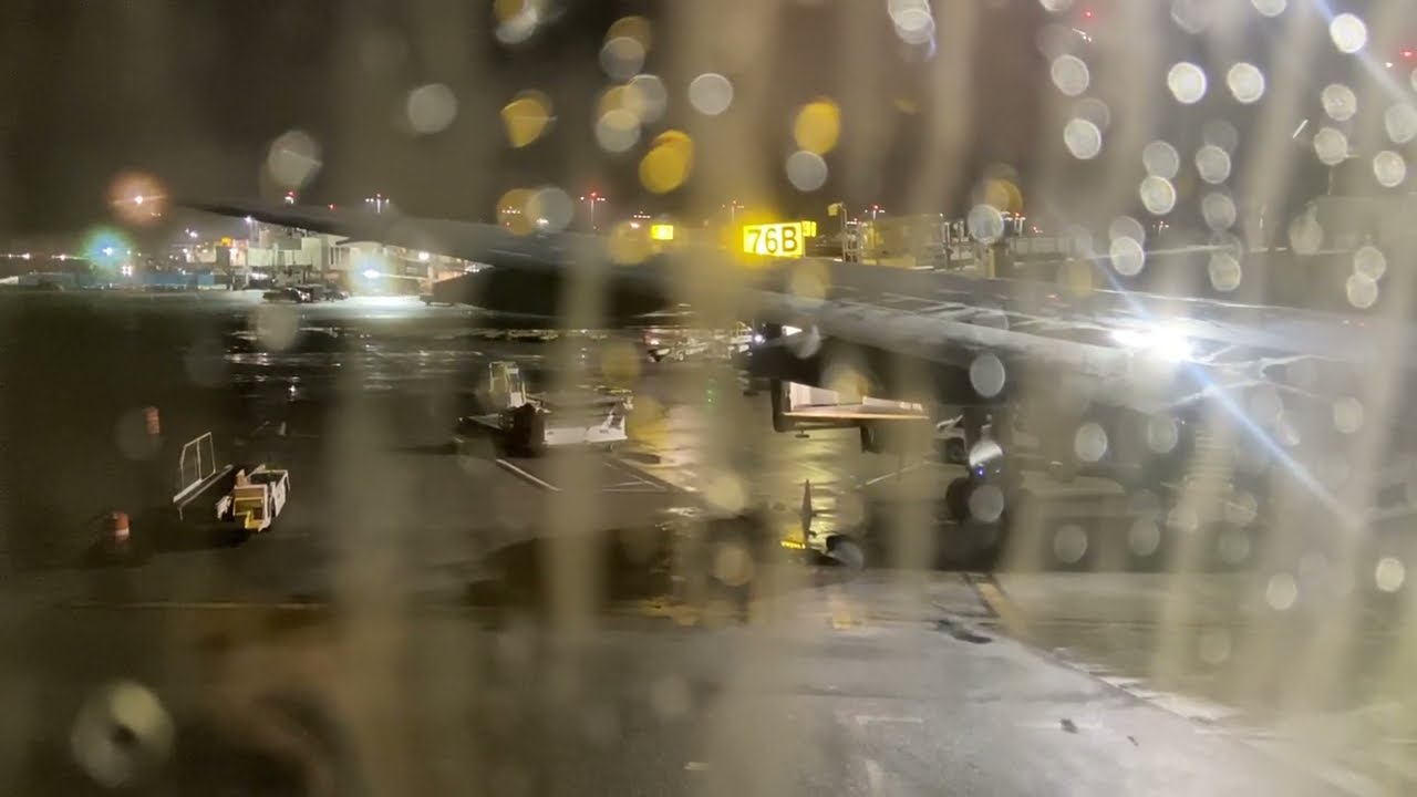 United Airlines Boeing 777-200 Pushback, Taxi and Takeoff from Los Angeles (LAX)