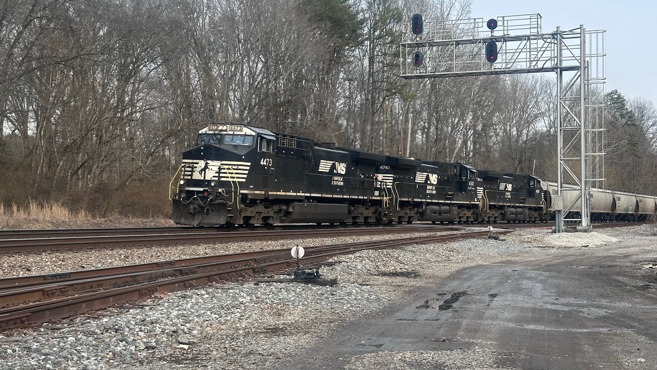 Norfolk Southern grainer 50R with 3 up front heads thru McCoy in Harriman Tennessee 