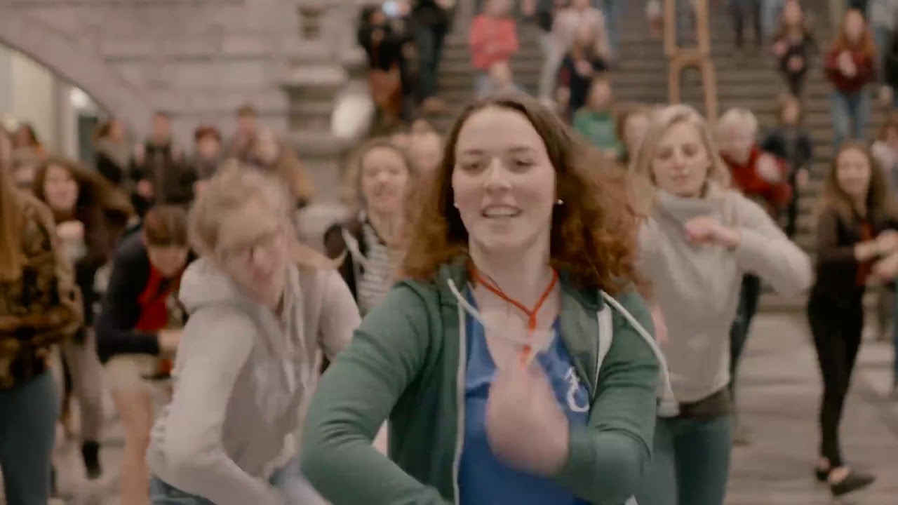 Flash Mob - Sing and Dance Grease at Central Station Antwerp (HD) 🎵💃🏽