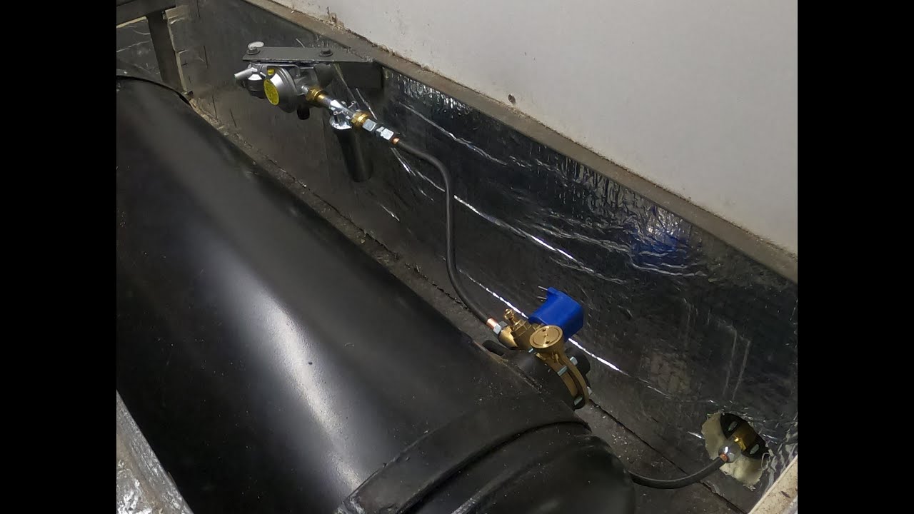 Instalacja LPG w kamperze. Reduktor ciśnienia z funkcją pracy w trakcie jazdy, jak i gdzie montować.