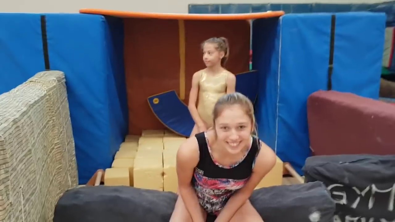 LA CASA DI MATERASSI IN PALESTRA!!! ginnastica artistica CSB