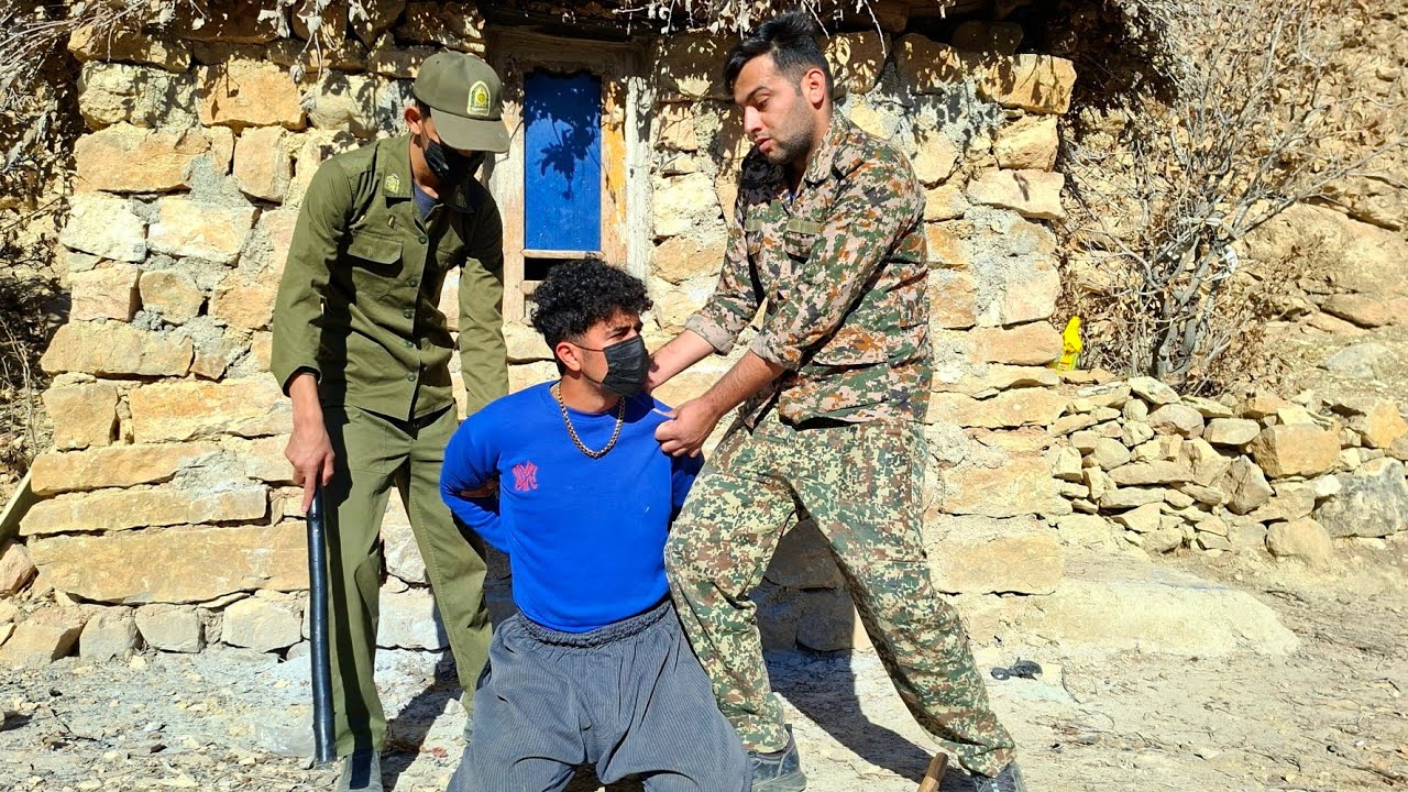Police Pursuing Treason: Police Operations to Arrest Traitors