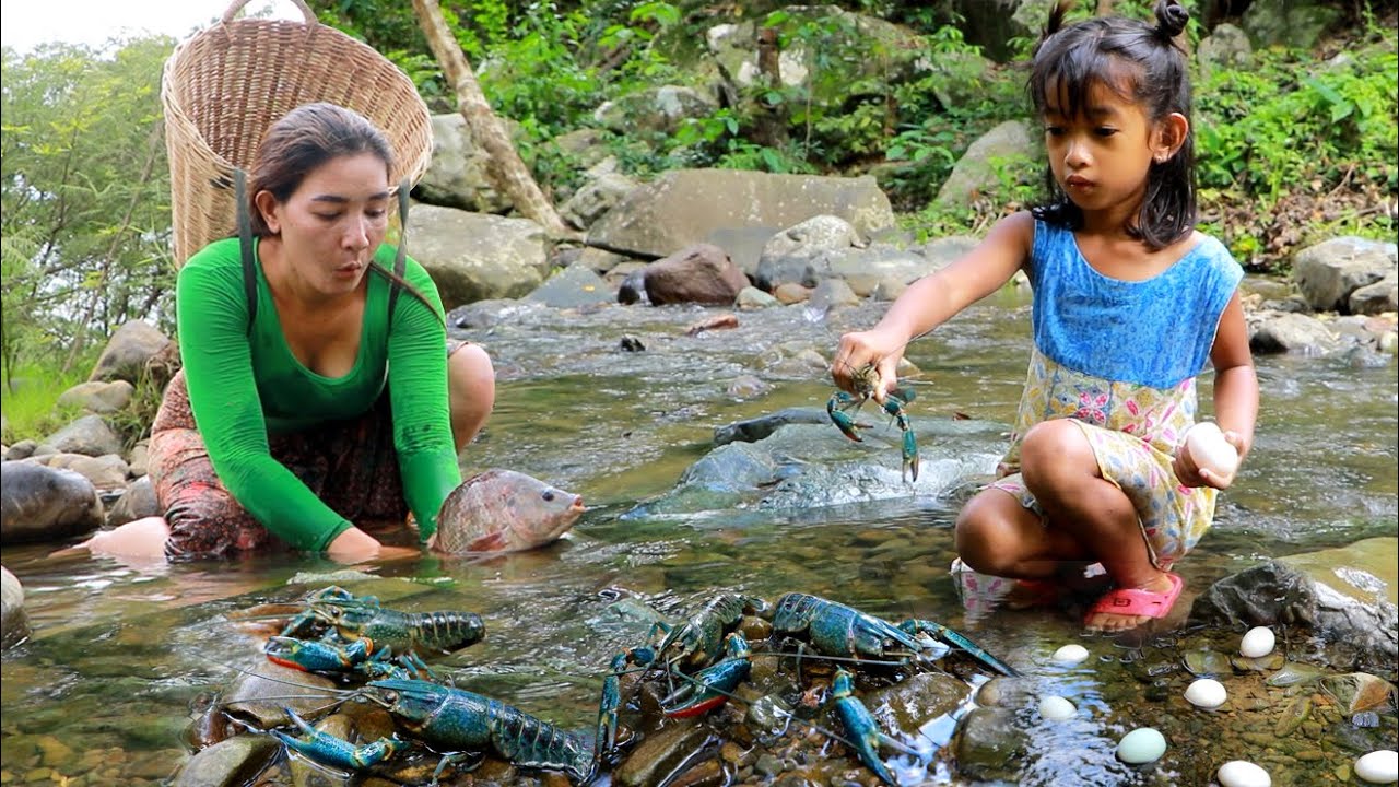 Catch fish & lobster by river/ Cooking lobster spicy & Grilled fish tasty delicious