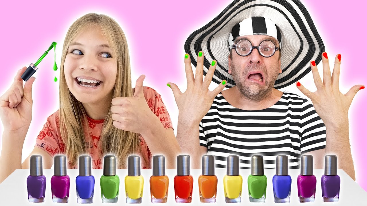 Amelia and Avelina open a beauty salon - Pretend play fun with makeup.