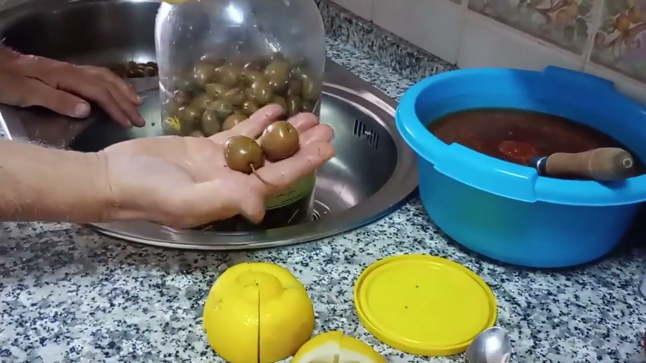 Aliñar aceitunas. Receta casera
