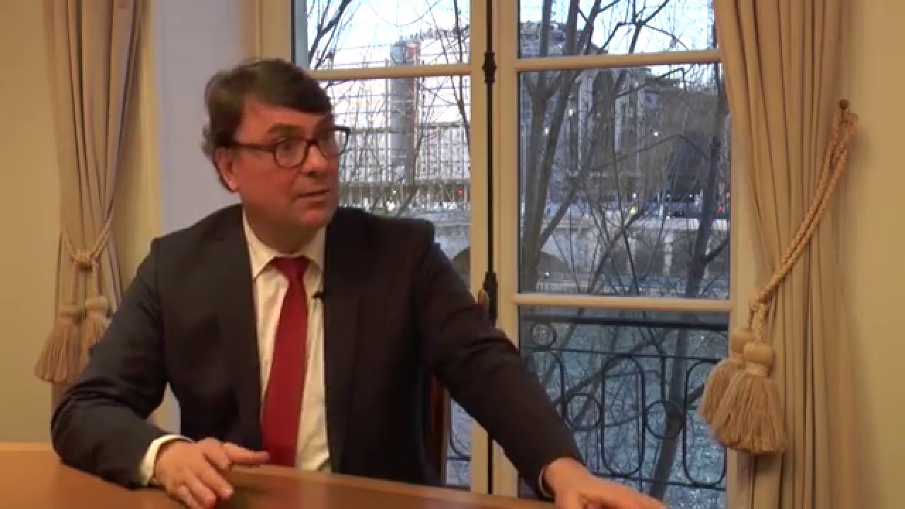 Le bâtonnier de Paris veut un droit à l’avocat dans la Constitution