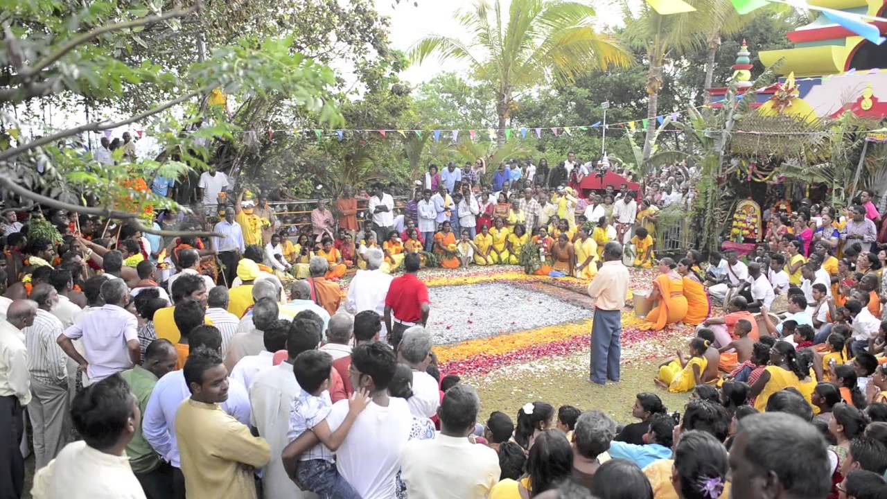 Marche sur le Feu terre rouge 2013