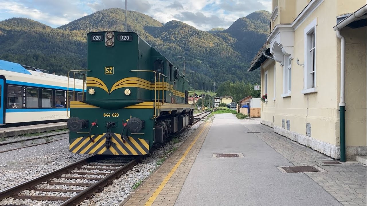 Locomotive Diesel 644 - 020 SZ arrivant en gare de Bohinjska - Bistrica en Slovénie 🇸🇮! 