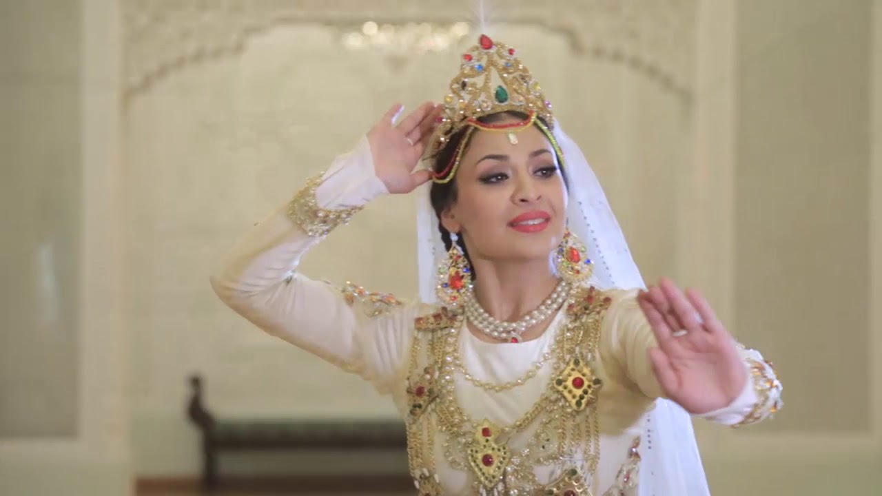 Dancer of Uzbek, folk and classical styles, winner of the State Prize 