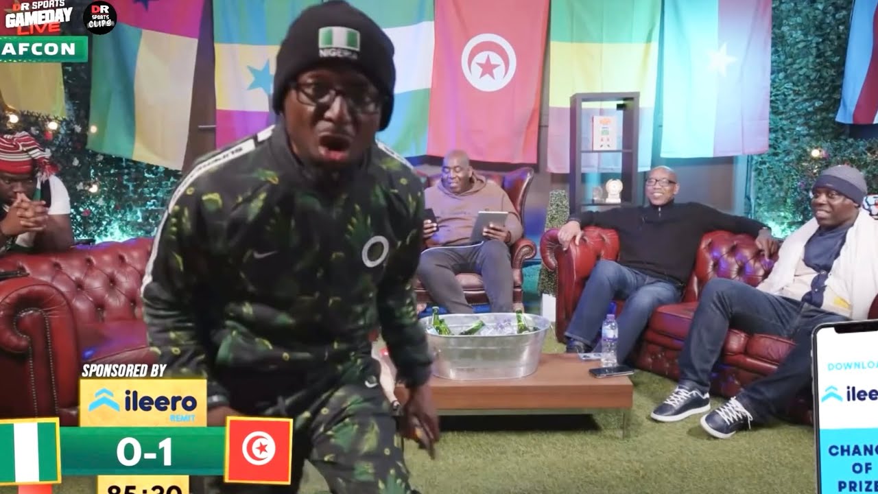 Ty getting COOKED by superchats for 8 minutes straight 🍿