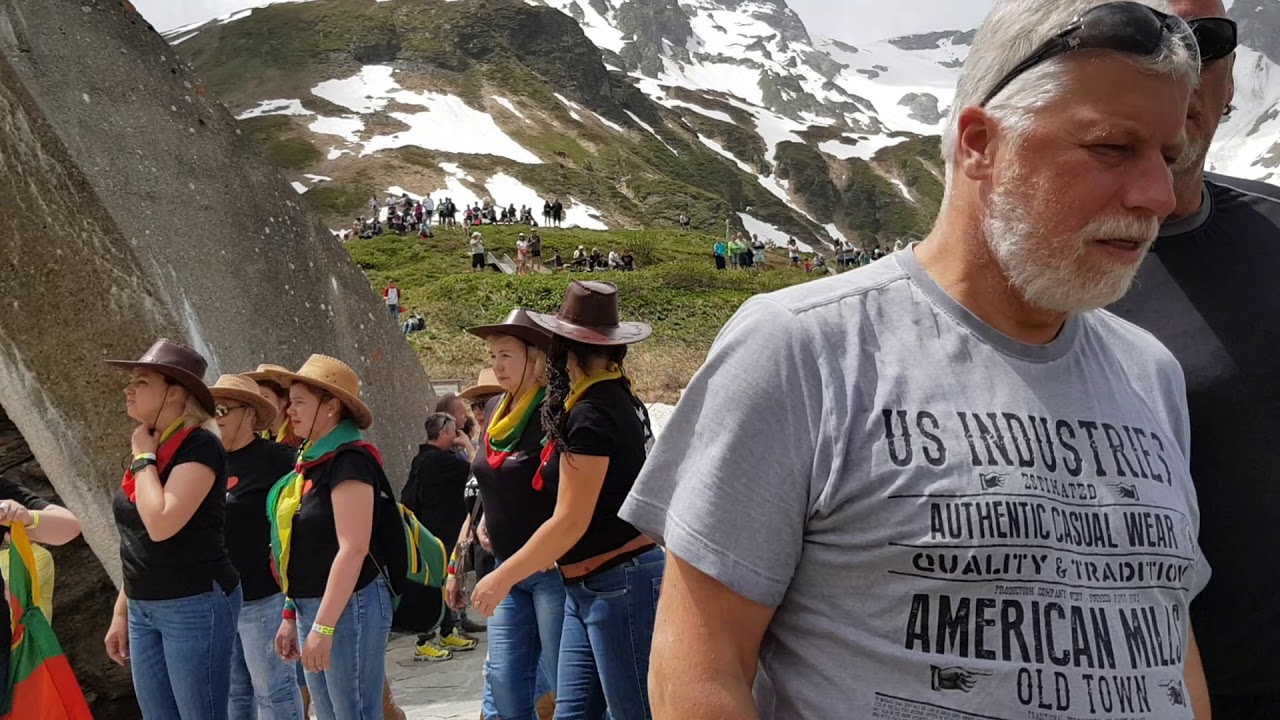 Kaprun Line Dance Alp Festival 2019 Aufmarsch auf die Staumauer