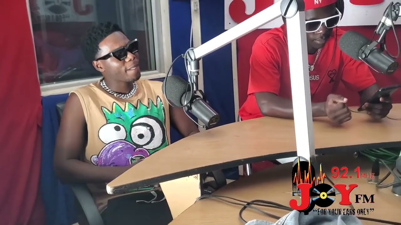 What did Dizmo do to upcoming Artists watch this