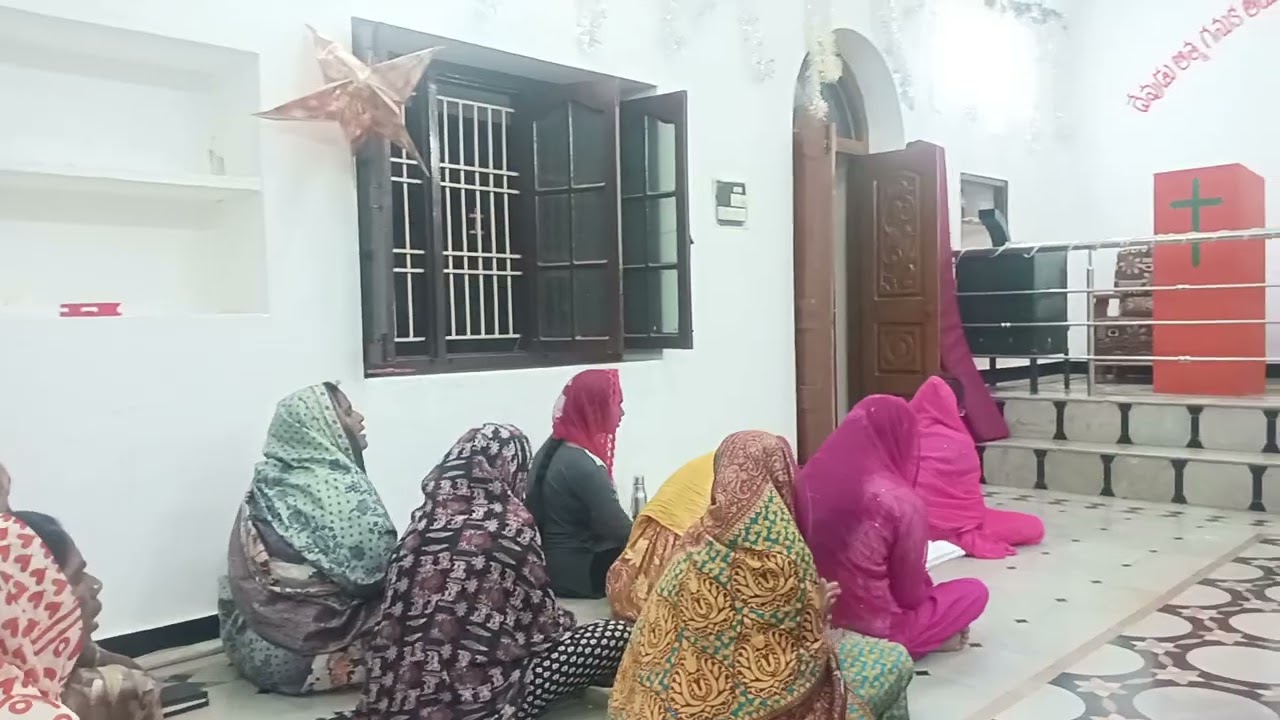 ఆ యేసుక్రీస్తు గురించి సువార్త చెప్పడానికి ఆలమూరు గ్రామం గ్రామం వెళ్ళిన కైపా  సంఘస్తులు