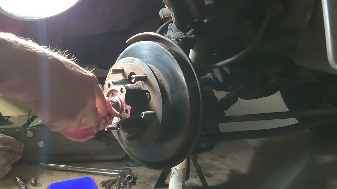 85 Isuzu 4x4 auto-locking hub install pt.1
