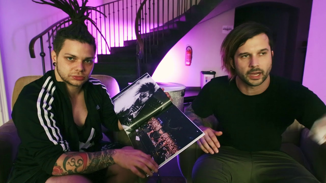 Eskimo Callboy beim Unboxing ihres Albums The Scene [Ger]