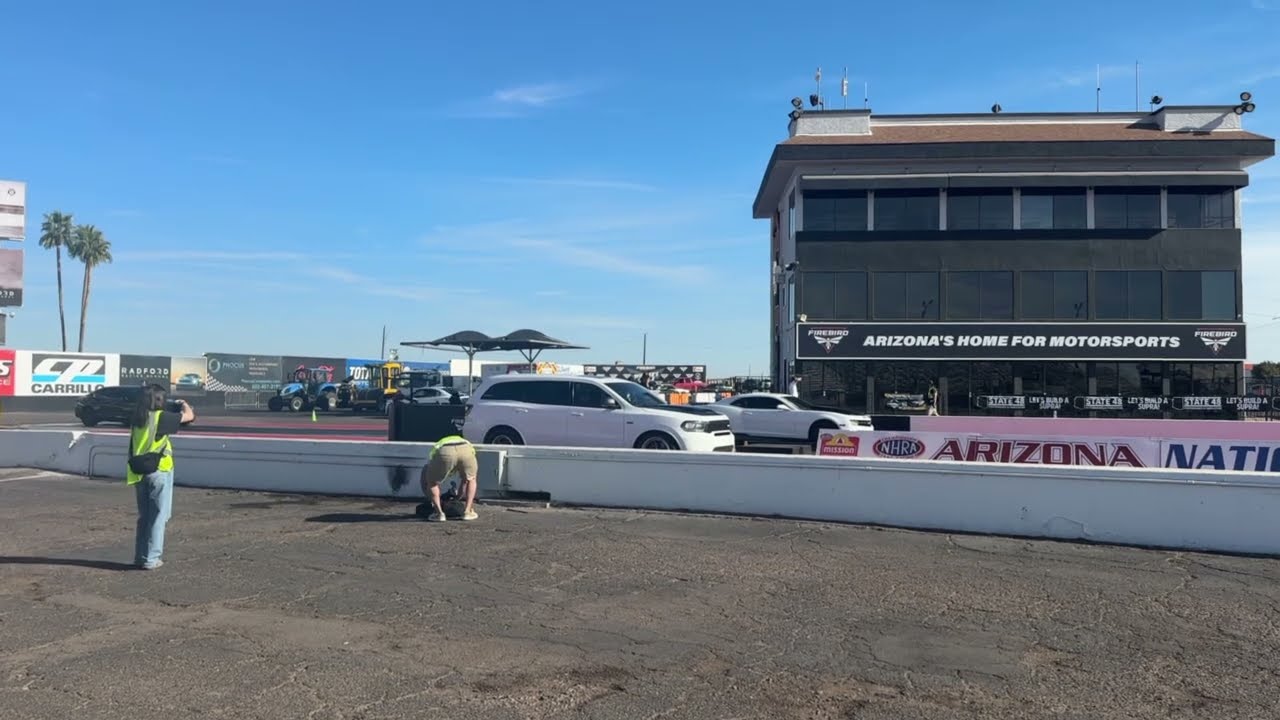 Built SRT Durango vs Built Camaro SS 1/4 mile