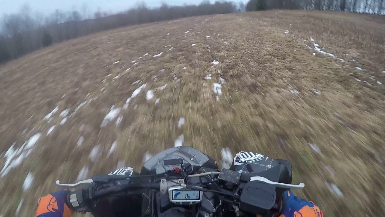 Ripping a Polaris Outlaw 500cc    Wheelies and Drifts